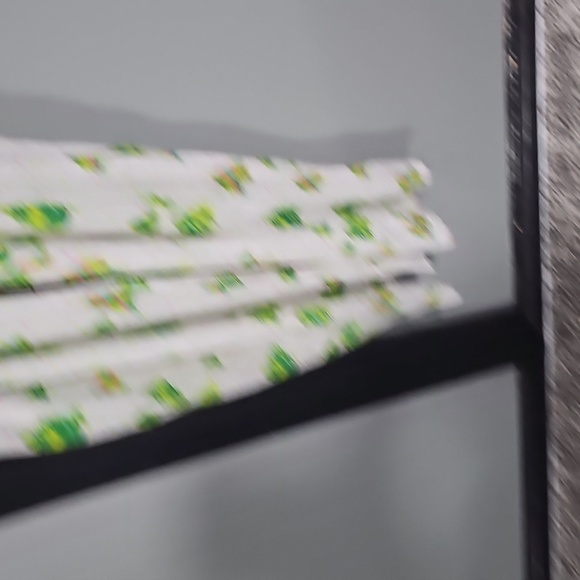 ROYAL STANDARD NEW Pajamas with Green Tree Print - Picture 2 of 3